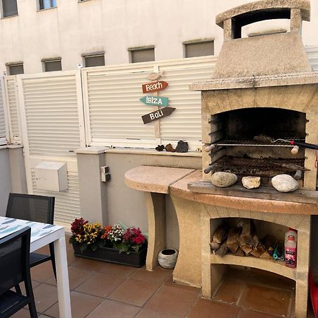 Cozy Beach House With Pool & Bbq كوبيليس المظهر الخارجي الصورة