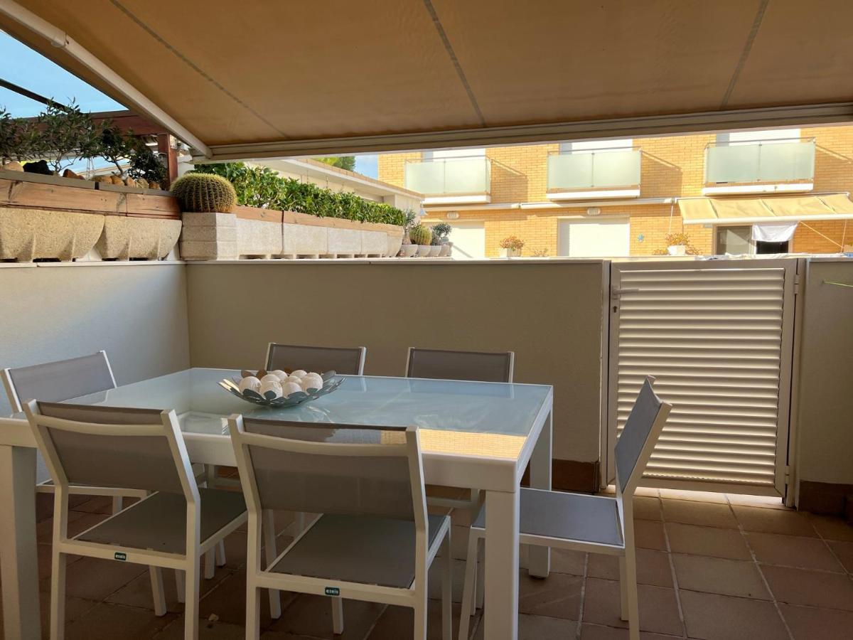 Cozy Beach House With Pool & Bbq كوبيليس المظهر الخارجي الصورة